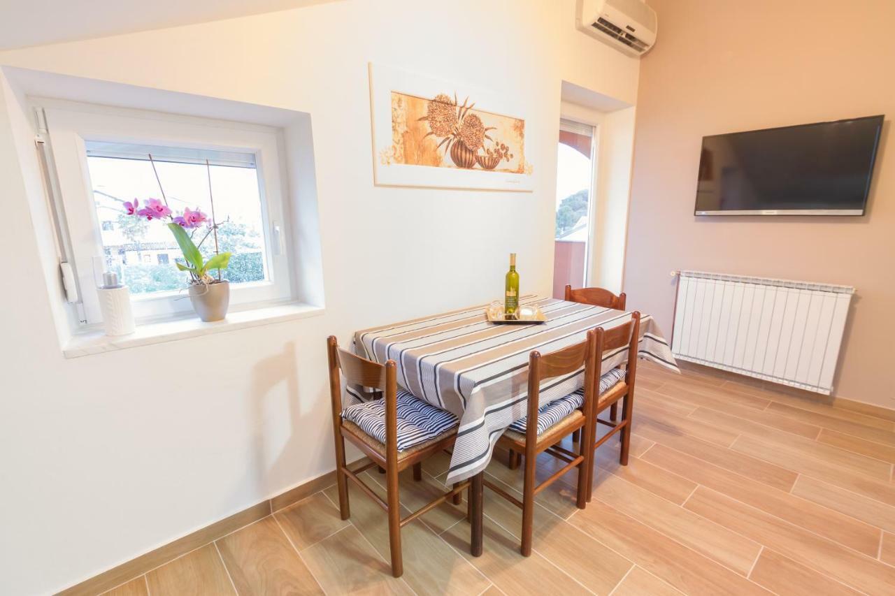 Apartments Mirjana Novigrad Istria Εξωτερικό φωτογραφία